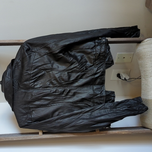 Black leather jacket, long sleeve, soft - Picture 3 of 4